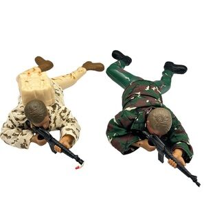 Set of Crawling Battery Operated Soldiers Action Figures